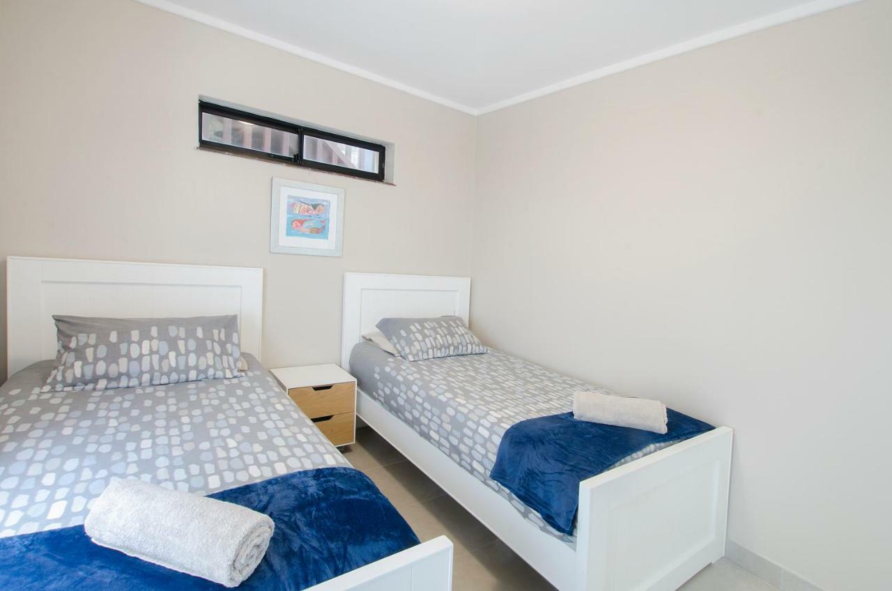 Herolds Bay Accommodation - Hiers Ons Weer Downstairs 외부 사진